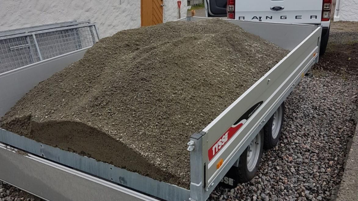 Henger lastet med sand