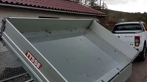 Tilhenger som tipper sidelengs