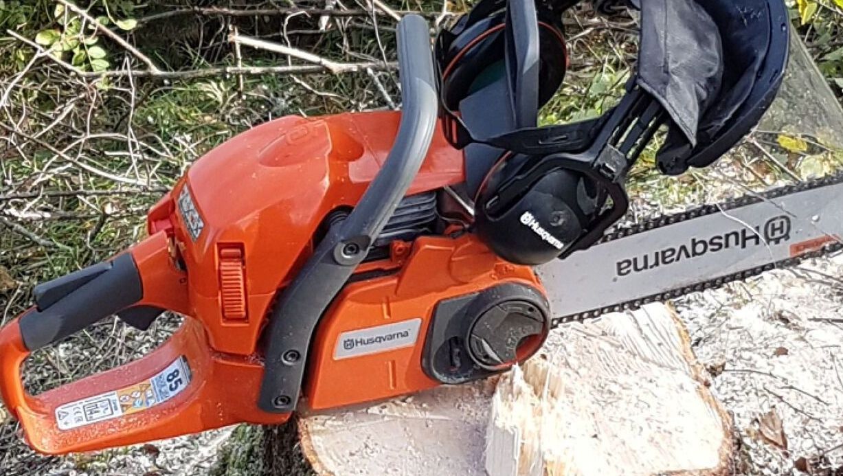 Husqvarna motorsag med oransje farge